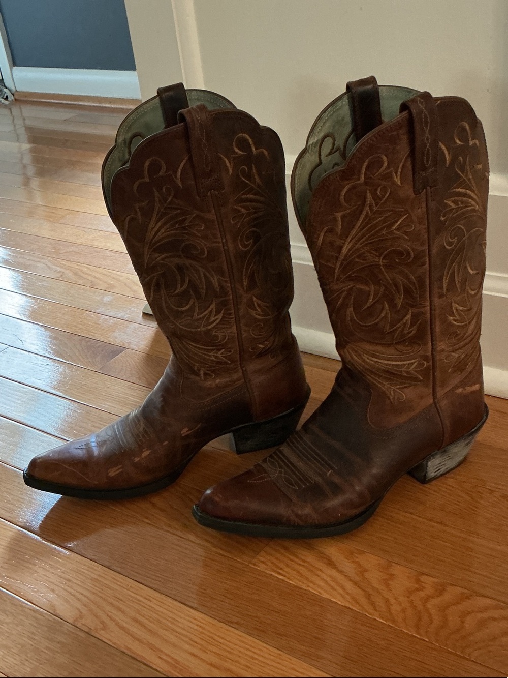 Ariat Women's Brown Leather Western Cowboy Boots - Picture 2 of 9